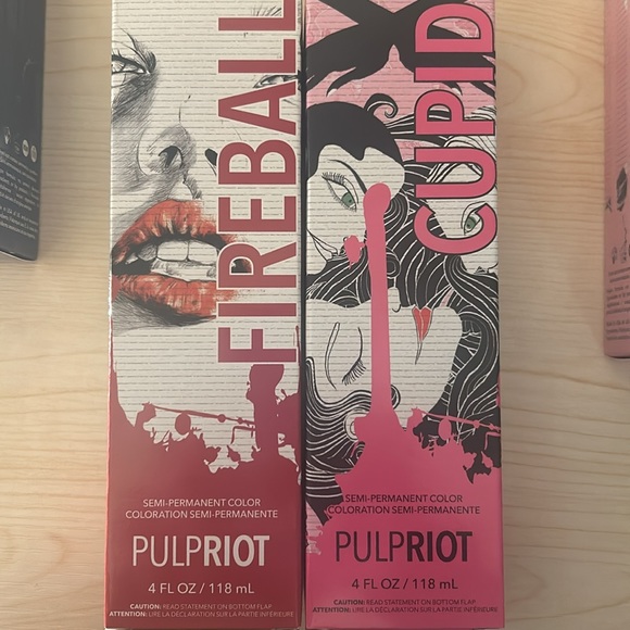 Pulpriot semi-permanent color mix of colors and a glossifier for shine - Picture 3 of 4